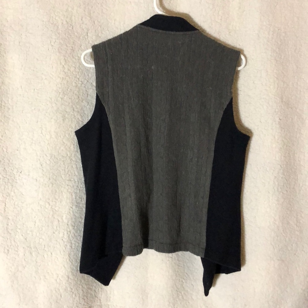 Knitted vest - Picture 2 of 3